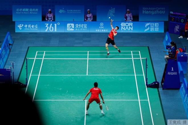 的身体对抗 的身体对抗